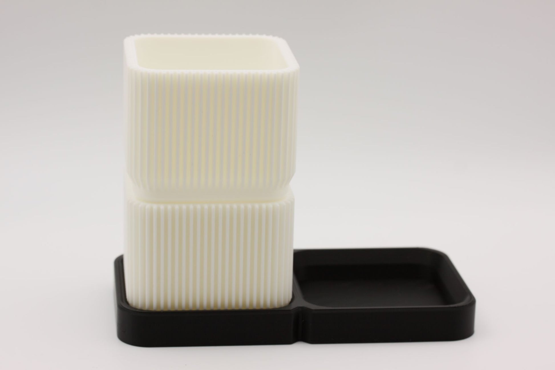 Rillet desk organizer